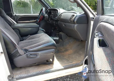 2001 Dodge Ram 1500 St z USA, uszkodzony, nr VIN 3B7HF13Z71G771540